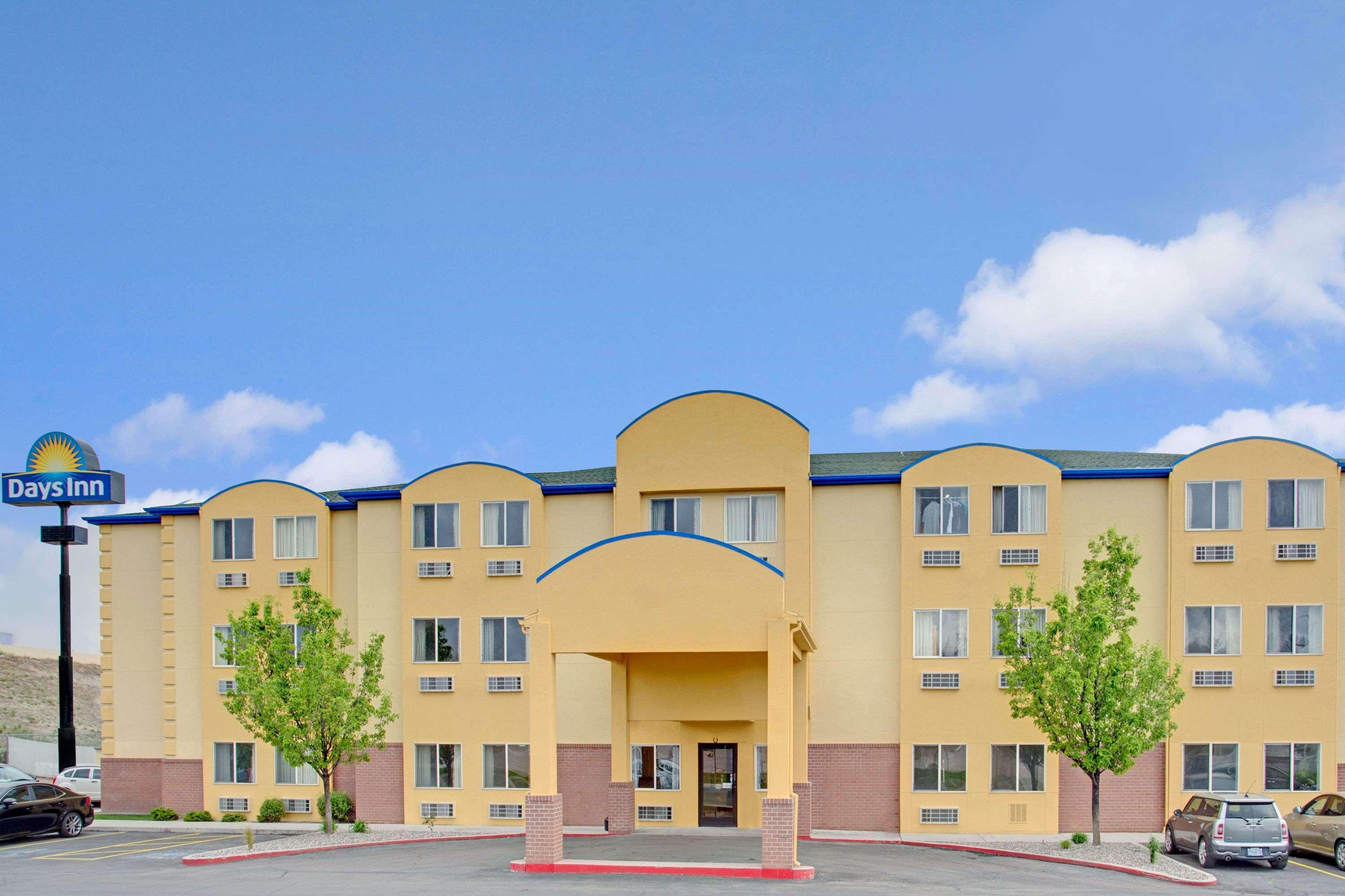 Days Inn By Wyndham Лехи Екстериор снимка