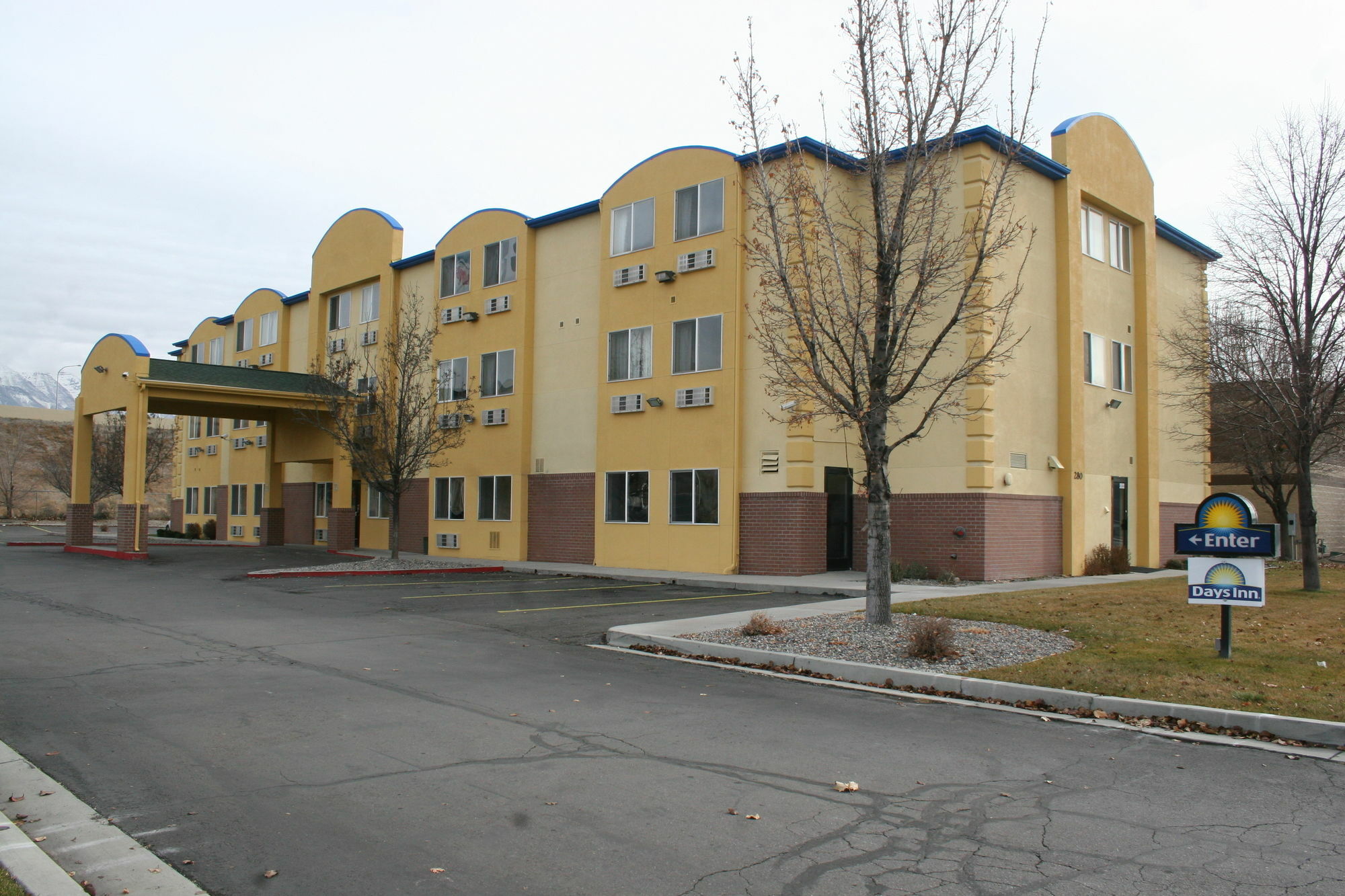 Days Inn By Wyndham Лехи Екстериор снимка